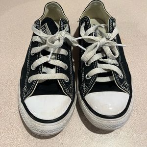 Kids size 2 Converse